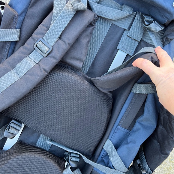 Everest 28” Deluxe Hiking Backpacking Pack EUC 🏕☀️ blue/Black - Picture 6 of 8